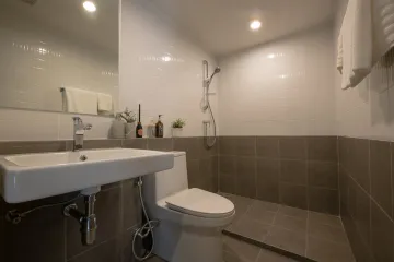 2 Bedroom Condo for sale in Niche Mono Rama 9, Bang Kapi, Bangkok