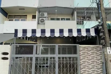 3 Bedroom Townhouse for rent in Bang Chak, Bangkok near BTS Bang Chak