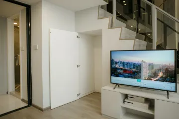 1 Bedroom Condo for sale in SOHO Bangkok Ratchada, Huai Khwang, Bangkok near MRT Huai Khwang