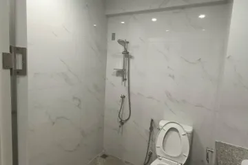 1 Bedroom Condo for sale in Baan Yuppayong, Hua Mak, Bangkok near MRT Ramkhamhaeng 12