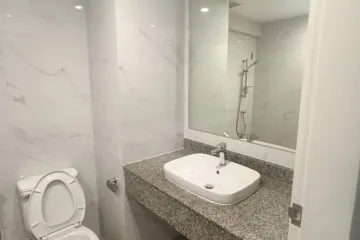 1 Bedroom Condo for sale in Baan Yuppayong, Hua Mak, Bangkok near MRT Ramkhamhaeng 12