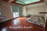 5 Bedroom House for sale in Phra Khanong, Bangkok near BTS Thong Lo