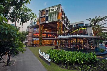 Commercial for rent in Rain Hill, Khlong Tan Nuea, Bangkok near BTS Phrom Phong