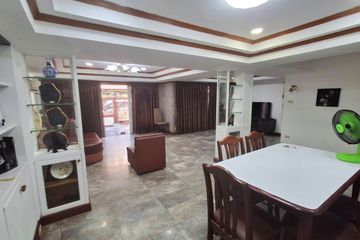 5 Bedroom Townhouse for rent in Khlong Tan Nuea, Bangkok