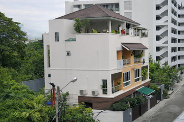 8 Bedroom Townhouse for sale in Phra Khanong Nuea, Bangkok near BTS Ekkamai