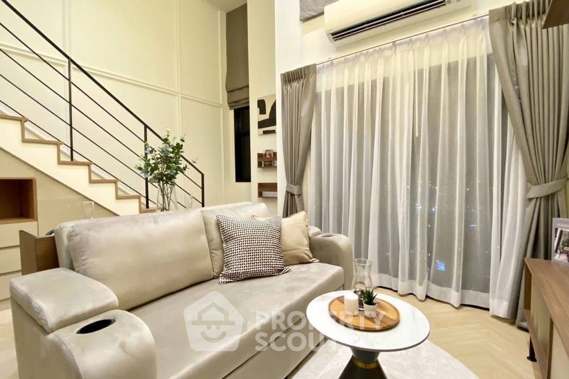 Thon Buri, Bangkok - Photo 3