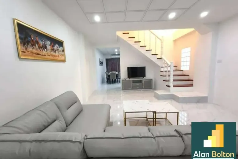 4 Bedroom Townhouse For Rent