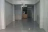 3 Bedroom Townhouse for rent in Wat Thepsirin, Bangkok near MRT Wat Mangkon