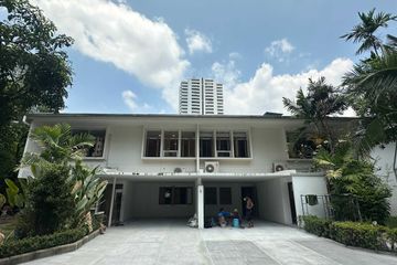 5 Bedroom Townhouse for rent in Khlong Tan Nuea, Bangkok near BTS Ekkamai