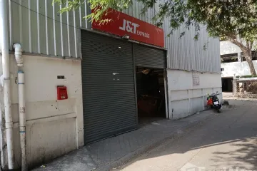 3 Bedroom House for rent in Sam Sen Nok, Bangkok near MRT Sutthisan