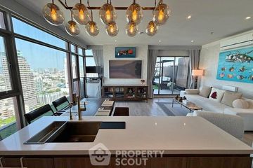 2 Bedroom Condo for rent in Rhythm Ekkamai Estate, Khlong Tan Nuea, Bangkok near BTS Ekkamai