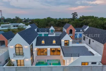 5 Bedroom House for sale in Castle Hills, Na Jomtien, Chonburi
