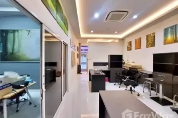 Office for rent in Sathorn House, Silom, Bangkok near BTS Surasak