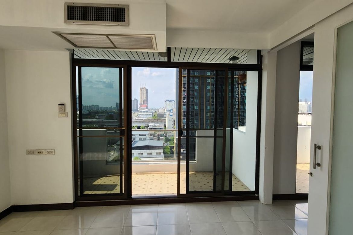 Watthana, Bangkok - Photo 2