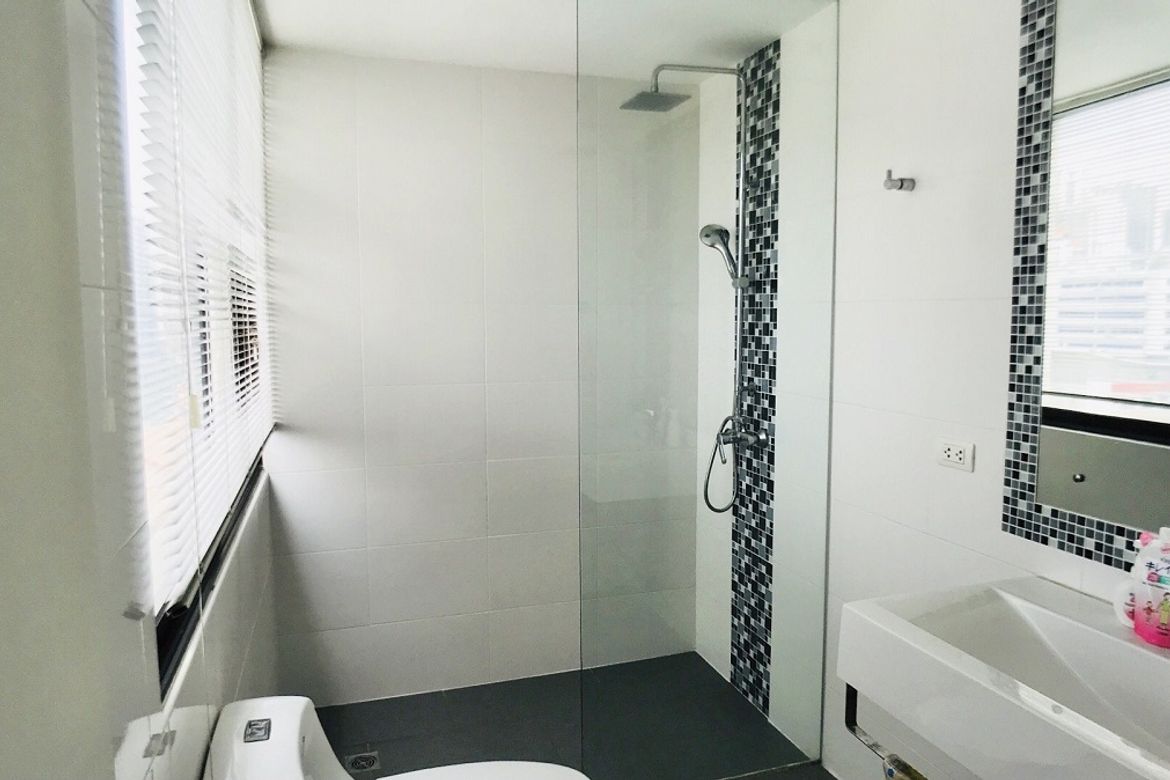 Watthana, Bangkok - Photo 2