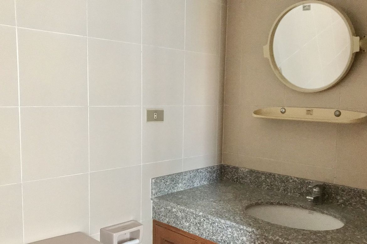 Watthana, Bangkok - Photo 2