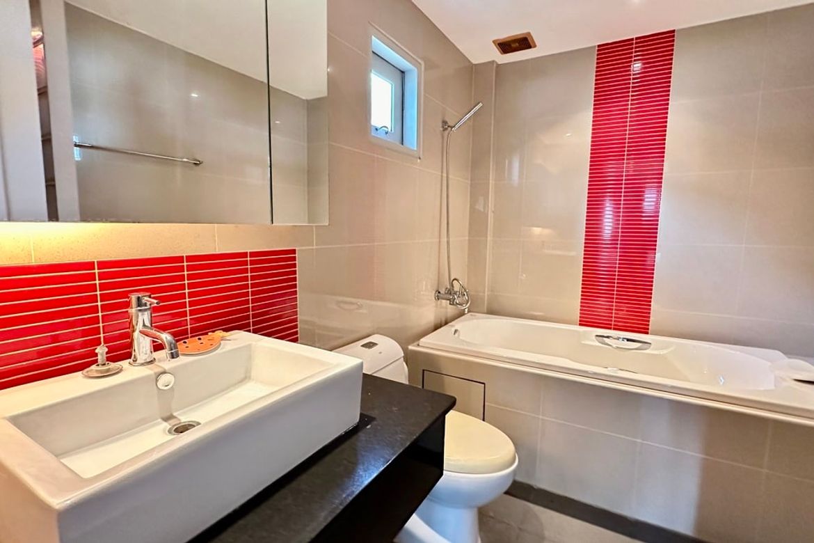 Watthana, Bangkok - Photo 2