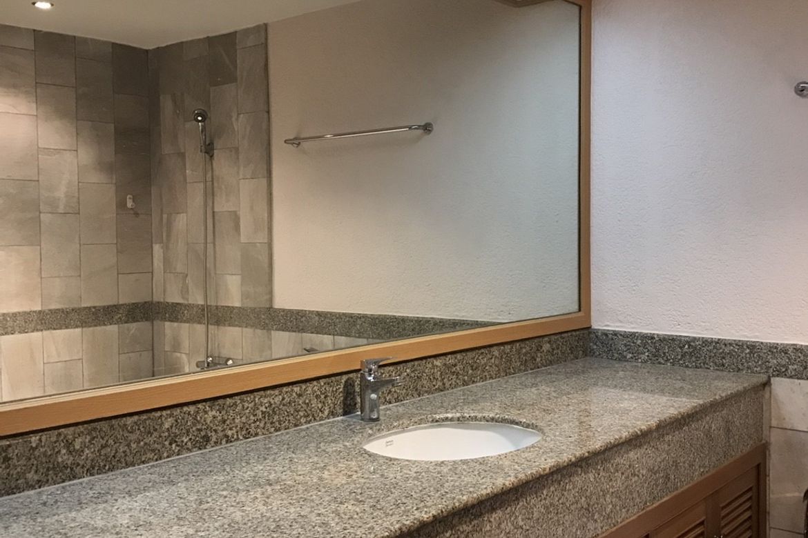 Watthana, Bangkok - Photo 2