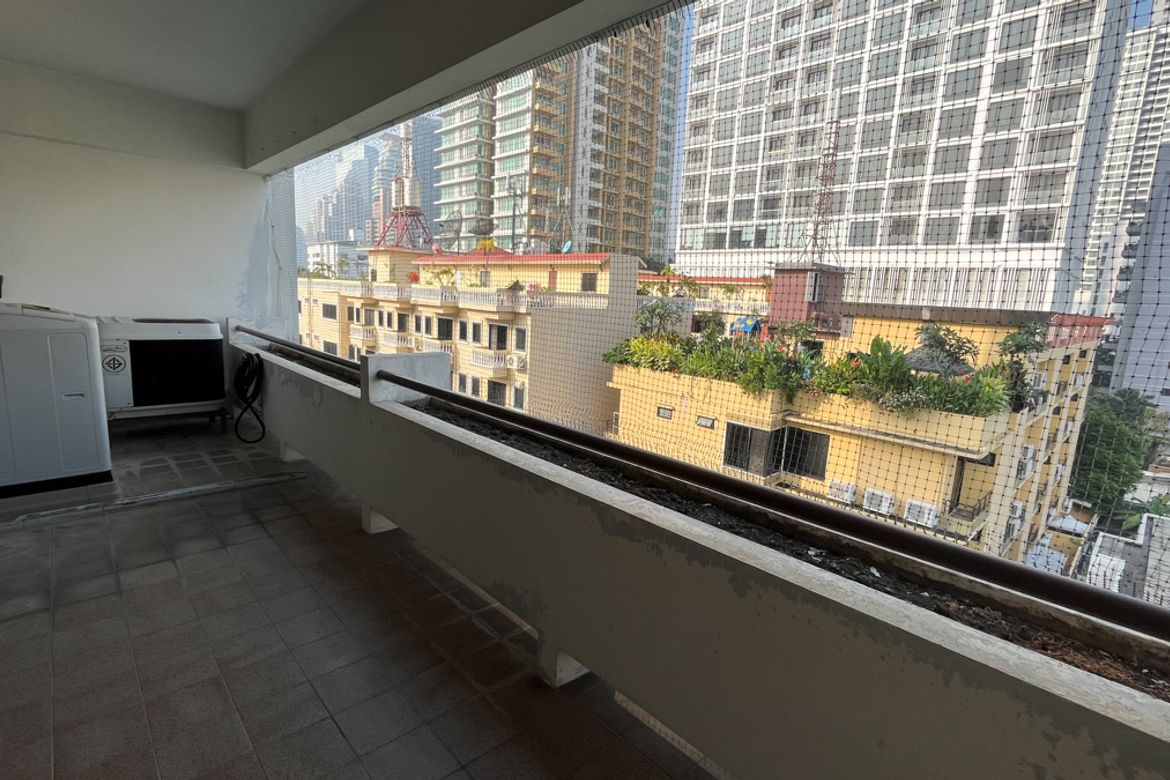 Watthana, Bangkok - Photo 2