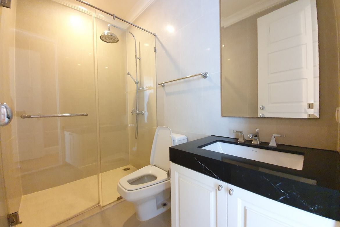 Watthana, Bangkok - Photo 2