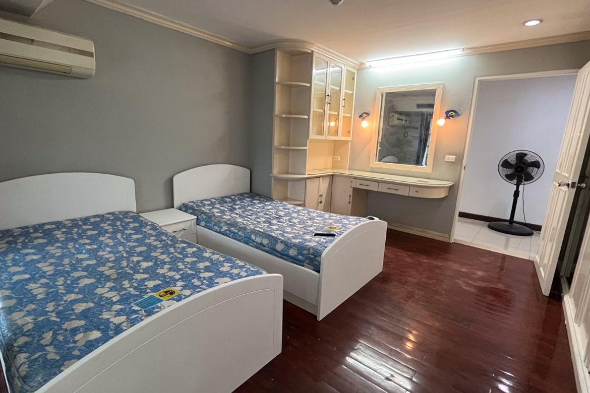 Watthana, Bangkok - Photo 3