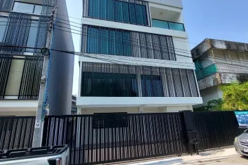 3 Bedroom House for sale in Phra Khanong Nuea, Bangkok near BTS Phra Khanong