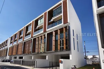 3 Bedroom House for sale in Suan Luang, Bangkok