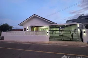 3 Bedroom House for rent in San Phak Wan, Chiang Mai