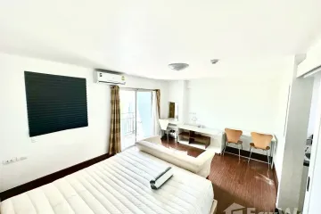 1 Bedroom Condo for rent in The Escape Building B, Bang Chak, Bangkok near BTS Punnawithi