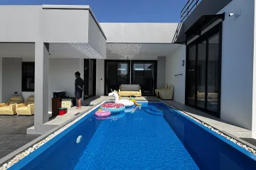 3 Bedroom Villa for Sale or Rent in San Pa Pao, Chiang Mai