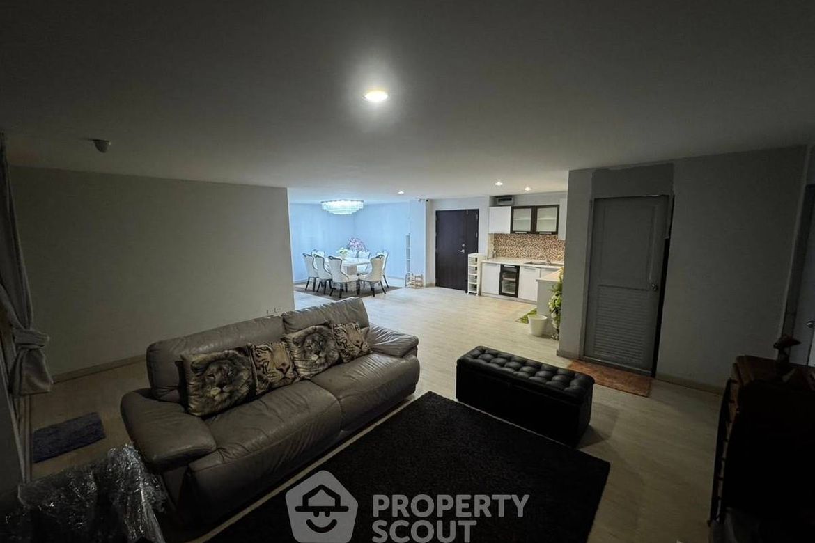 Watthana, Bangkok - Photo 2