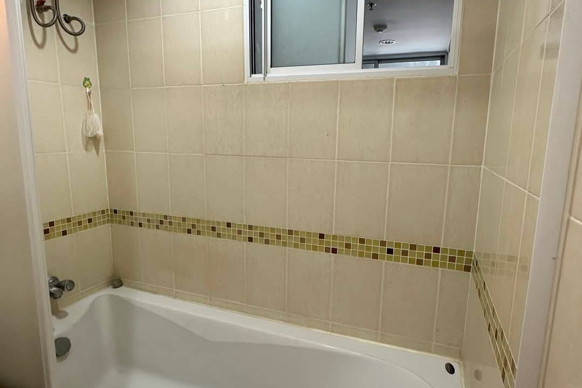 Thon Buri, Bangkok - Photo 2