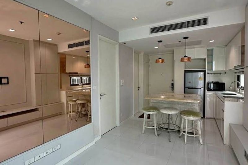 Sathon, Bangkok - Photo 2