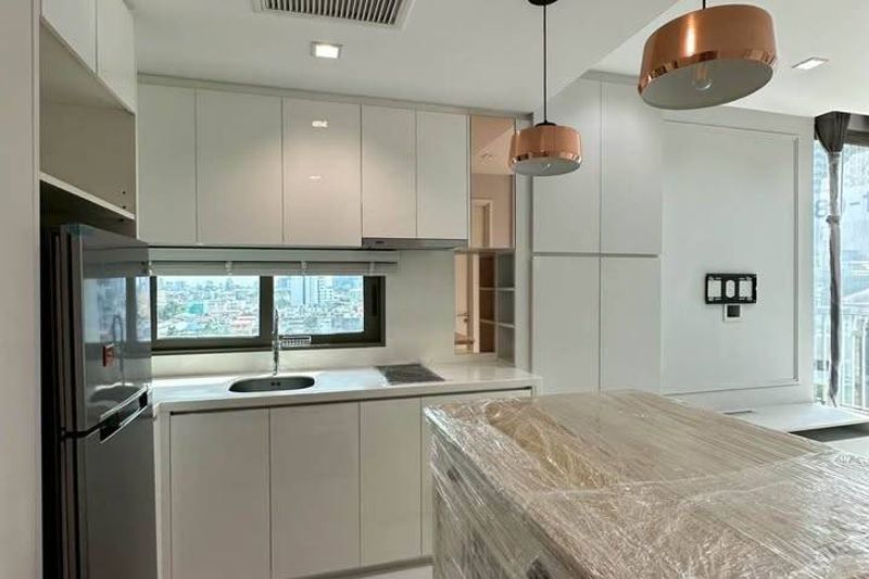 Sathon, Bangkok - Photo 3