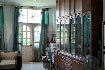3 Bedroom Townhouse for sale in Bang Chak, Bangkok