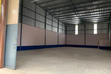 Warehouse / Factory for rent in Saphan Sung, Bangkok