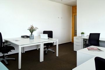 Office for rent in Bang Na, Bangkok near BTS Udom Suk