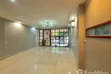 6 Bedroom Townhouse for rent in Bang Chak, Bangkok near BTS Punnawithi