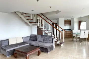 2 Bedroom Condo for rent in P.W.T. Mansion, Khlong Toei, Bangkok near MRT Queen Sirikit National Convention Centre