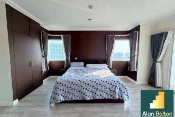1 Bedroom Condo for sale in Na Kluea, Chonburi