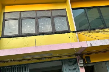 3 Bedroom Townhouse for rent in Wong Sawang, Bangkok