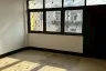 3 Bedroom Townhouse for rent in Wong Sawang, Bangkok