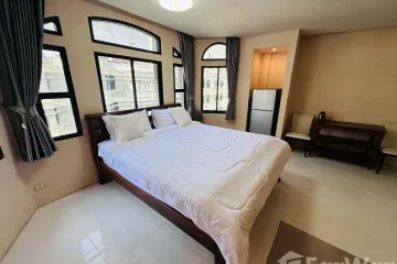 4 Bedroom Townhouse for rent in Khlong Tan Nuea, Bangkok