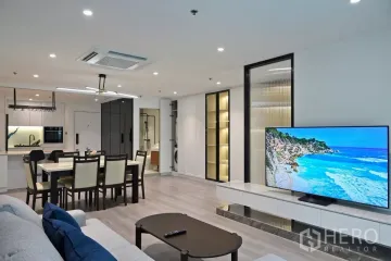 3 Bedroom Condo for rent in Sukhumvit Living Town, Khlong Toei Nuea, Bangkok near MRT Phetchaburi