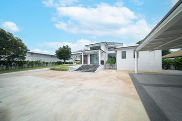 4 Bedroom House for sale in Na Kluea, Chonburi