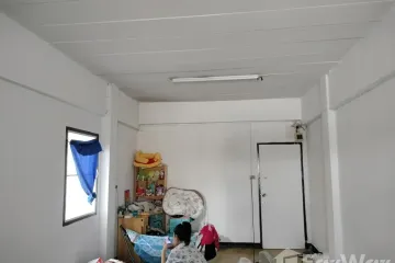 Condo for sale in White Siam Condominium, Khlong Thanon, Bangkok near BTS Saphan Mai