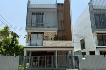 4 Bedroom Townhouse for sale in Khlong Song Ton Nun, Bangkok