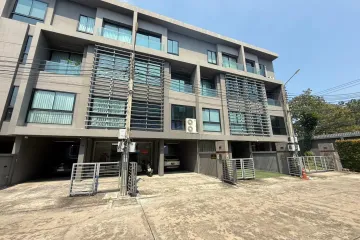 2 Bedroom Townhouse for sale in Arco Home Office, Khlong Chan, Bangkok