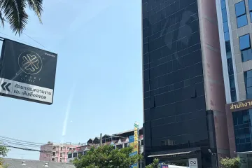 Office for rent in Nong Bon, Bangkok near MRT Suan Luang Ro 9