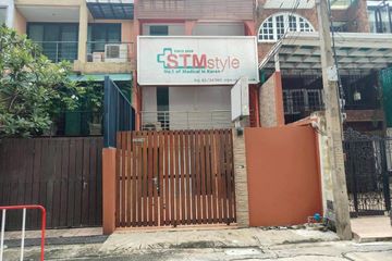 2 Bedroom Townhouse for rent in Khlong Tan Nuea, Bangkok